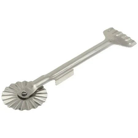 PASTRY CUTTER W/ FLUTED WHEEL METAL