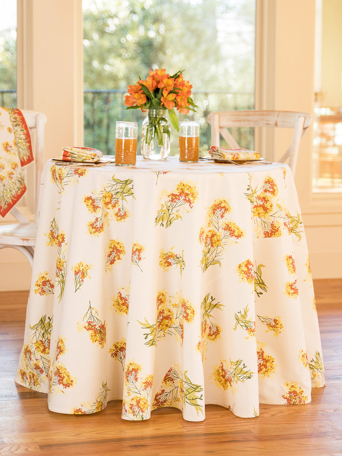 APRIL CORNELL TABLECLOTH ROUND PRAIRIE FLOWER ECRU  88"