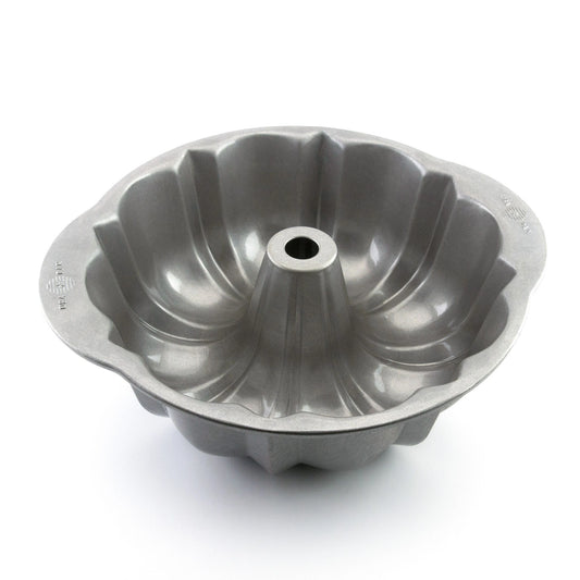 FLUTED TUBE CAKE PAN (BUNDT)