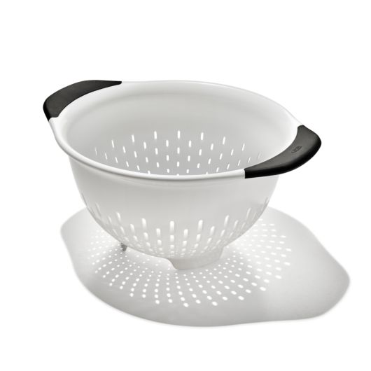 OXO GG PLASTIC COLANDER