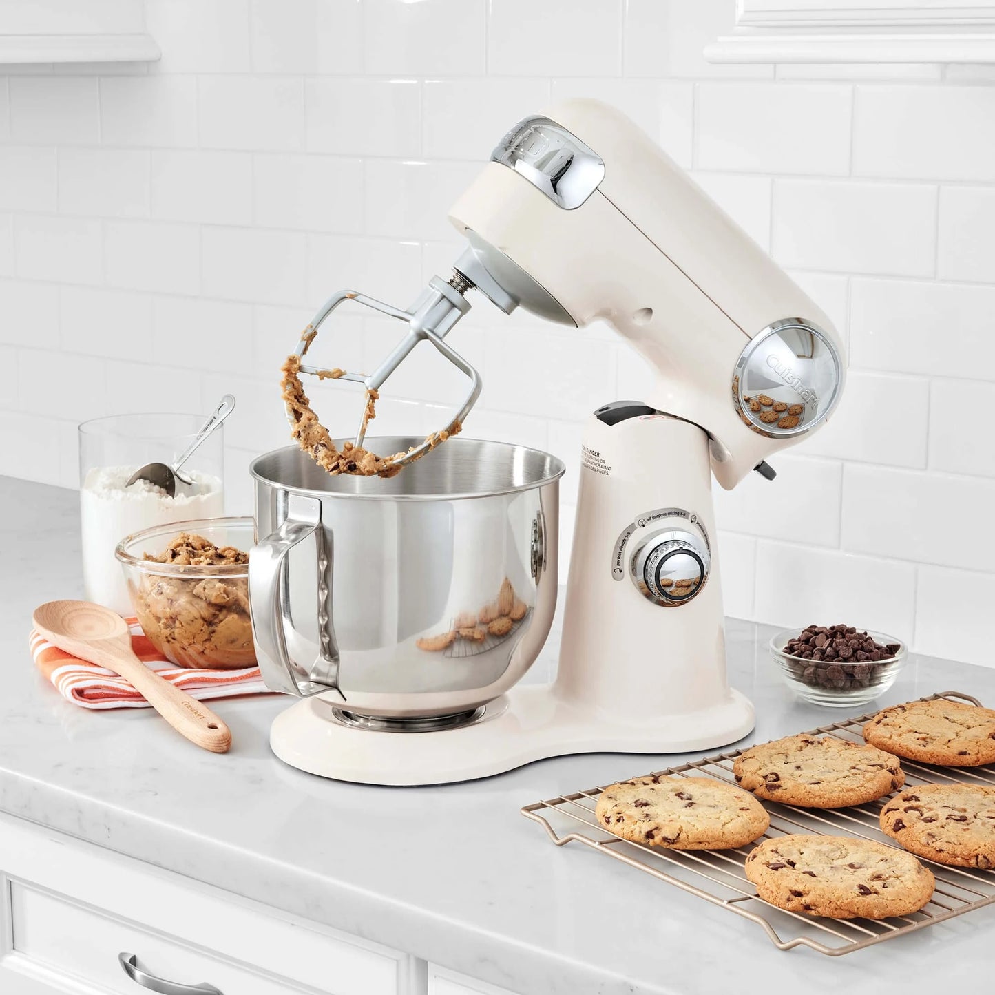 CUISINART STAND MIXER 5.5 QT COCONUT CREAM